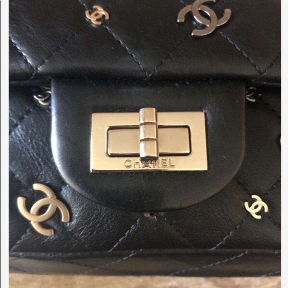 CHANEL 💯% AUTHENTIC/LIMITED ED/BLACK PURSE w CC’s - Picture 4 of 8